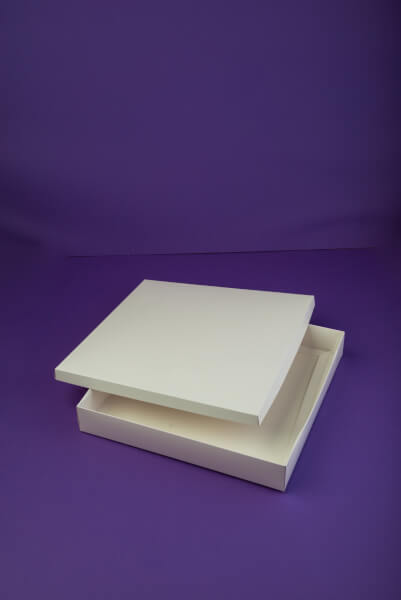 plain white color Top and bottom box - The Shape Factory